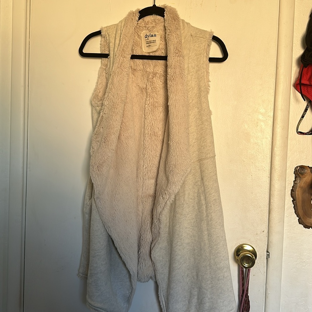 dylan brand long, soft, tapered vest. Very cozy, and soft. Size S-M
